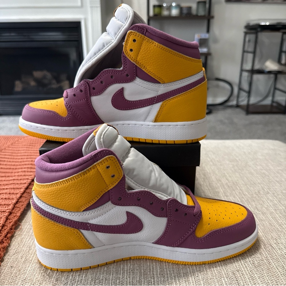 Brand New - size 7Y Jordan 1 high brotherhoods